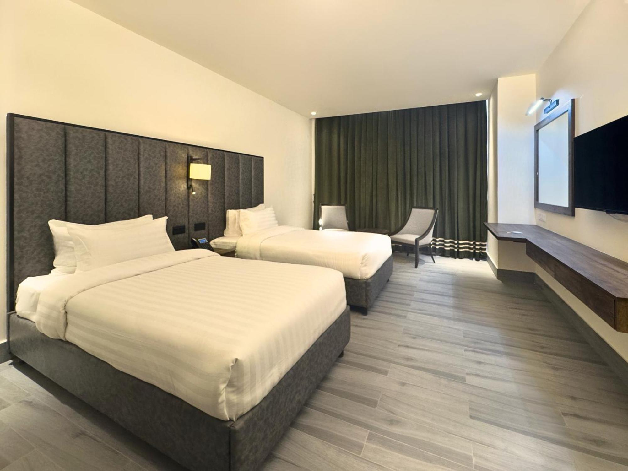 Hotel One Vogue Mall 35 拉瓦尔品第 外观 照片
